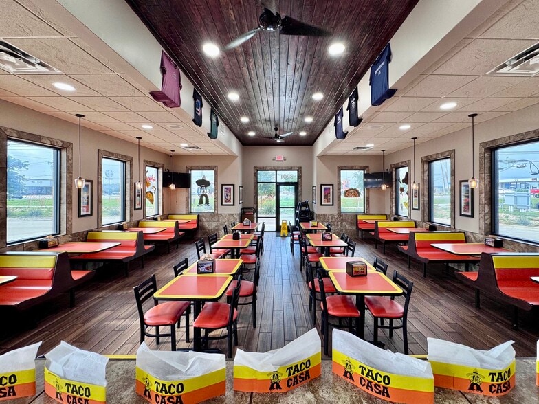 More Photos Of 3201 W Stan Schlueter Loop, Killeen General Retail For Sale