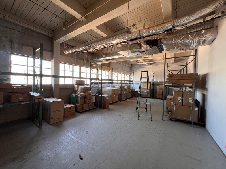 More Photos Of 19-29 Lafayette St, Hartford Distribution For Sale