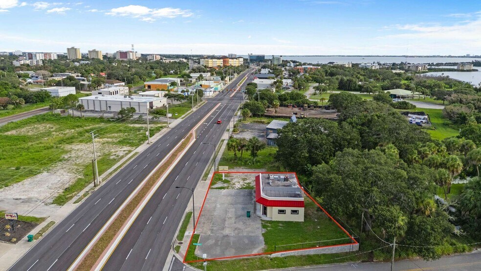 More Photos Of 2543 S Harbor City Blvd, Melbourne General Retail For Lease