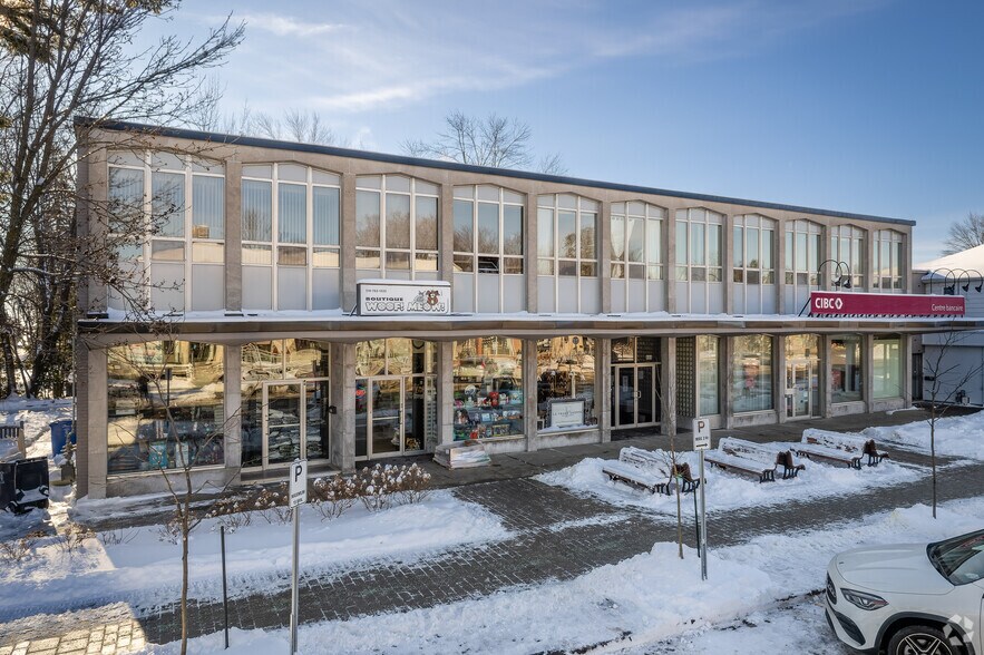 Primary Photo Of 438-448 Beaconsfield Boul, Beaconsfield Storefront Retail Office For Sale