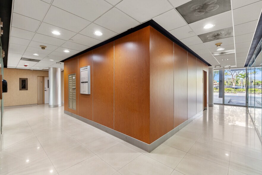 More Photos Of 5100 N Federal Hwy, Fort Lauderdale Office For Sale