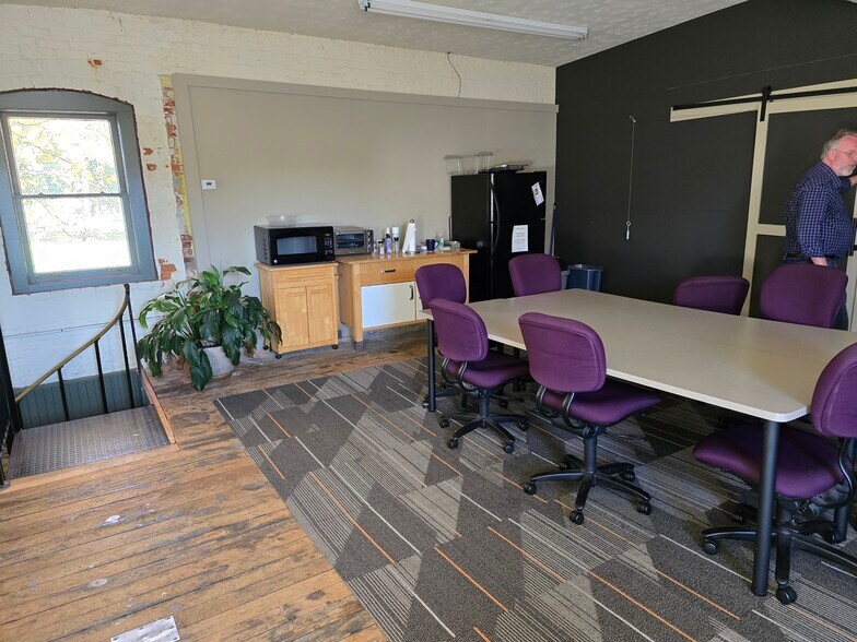 More Photos Of 3723 Pearl Rd, Cleveland Office For Sale