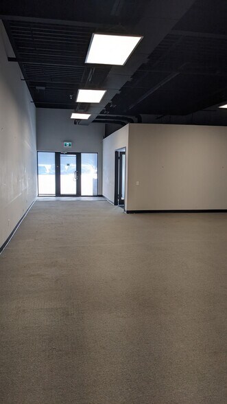 More Photos Of 1106-1112 Dearness Dr, London Light Distribution For Lease