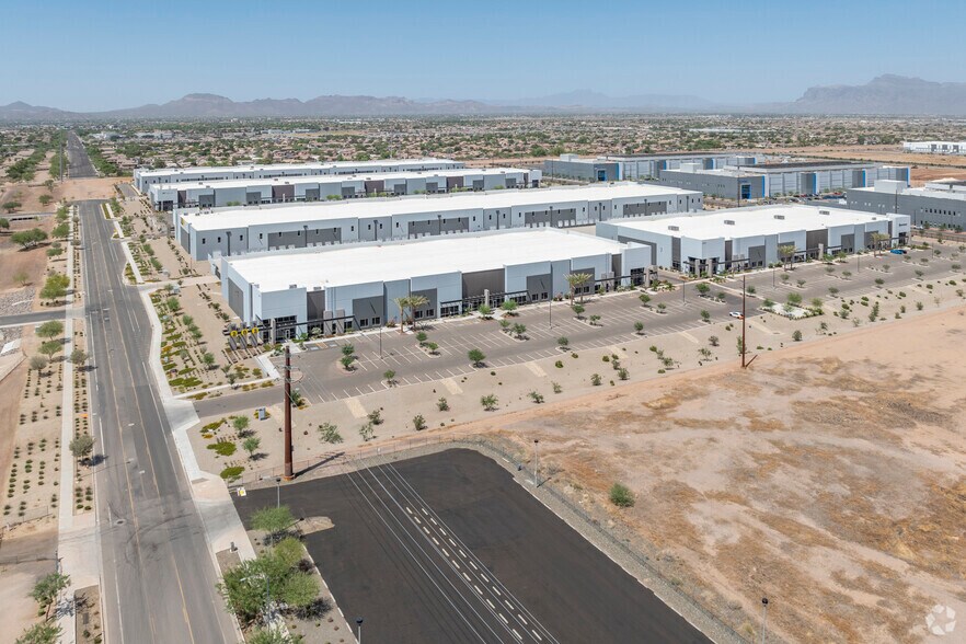 More Photos Of 3437 S Crismon Rd, Mesa Distribution For Lease