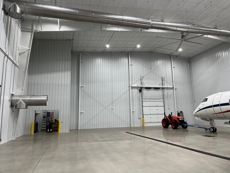 More Photos Of 440 Airport Rd, Louisburg Airplane Hangar For Lease