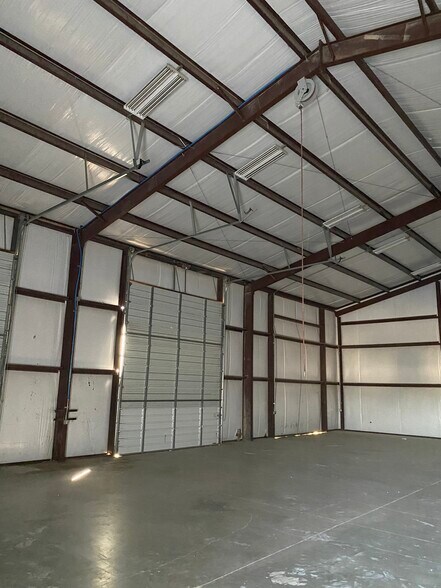 More Photos Of 3248 N. Hwy Frontage Rd., Three Rivers Warehouse For Sale
