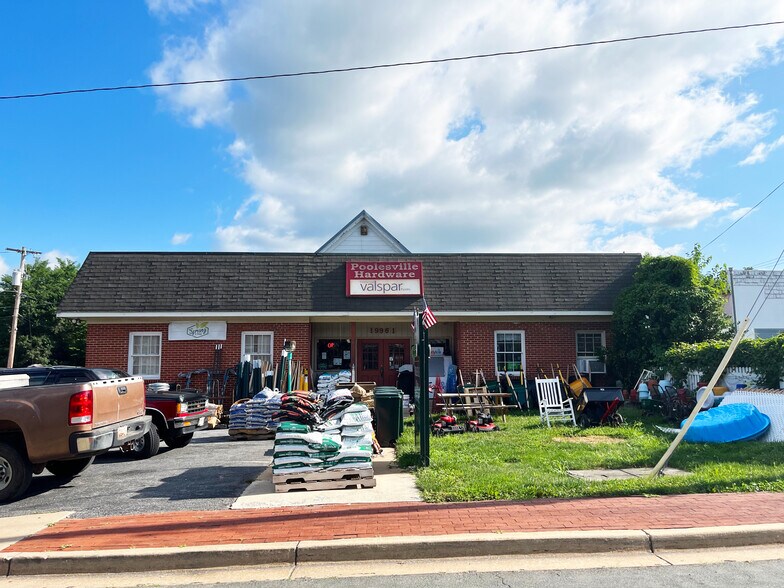More Photos Of 19961 Fisher Ave, Poolesville Freestanding For Sale