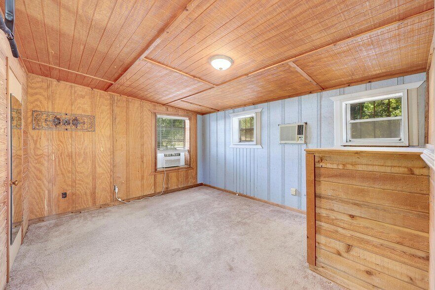 More Photos Of 14221 FM 2769, Leander Light Manufacturing For Sale