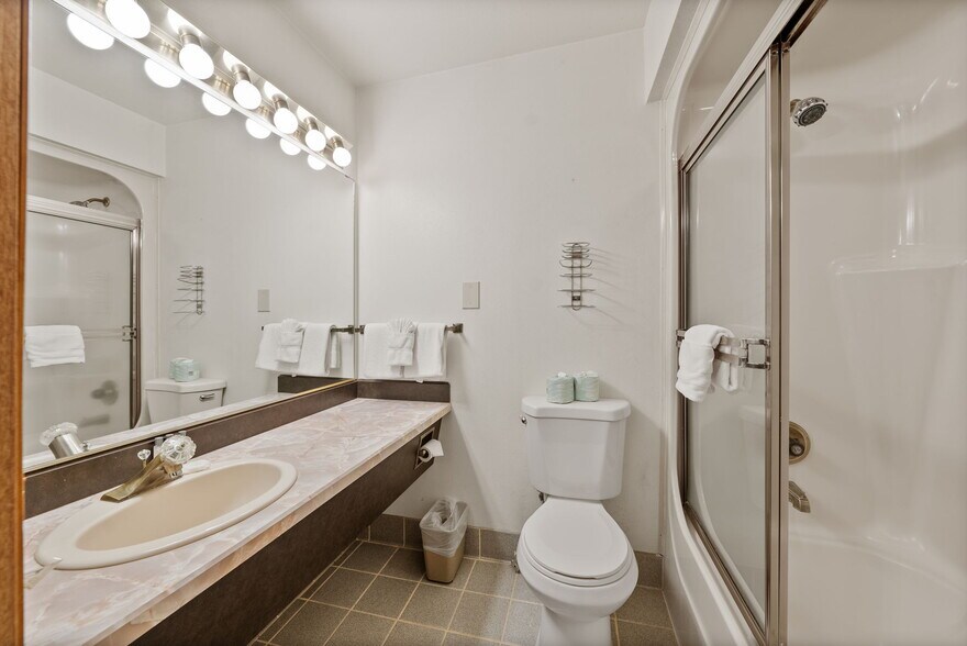More Photos Of 3105 NE O. B. Riley Rd, Bend Hotel For Sale