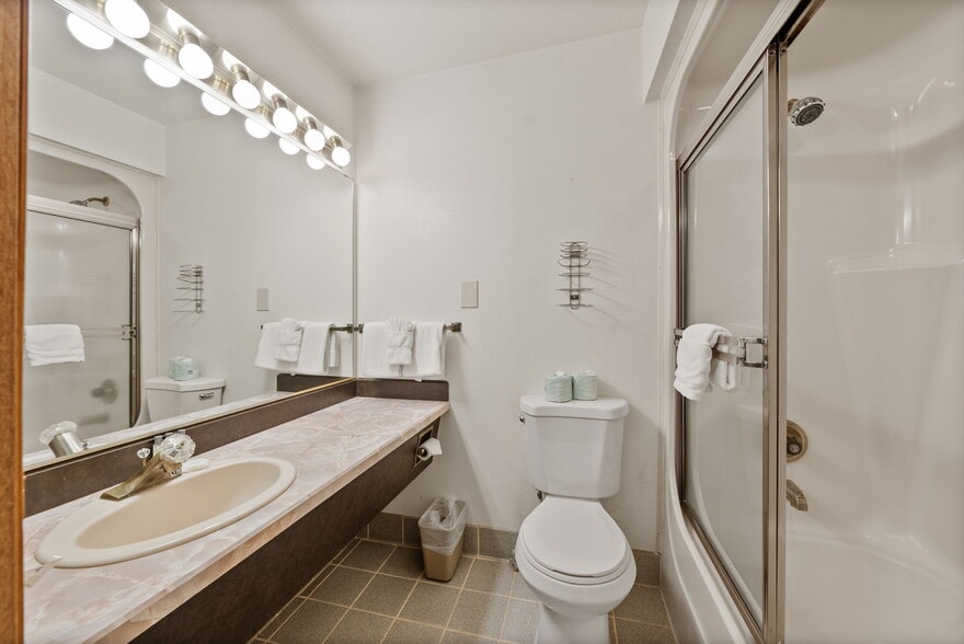 More Photos Of 3105 NW O. B. Riley Rd, Bend Hotel For Sale