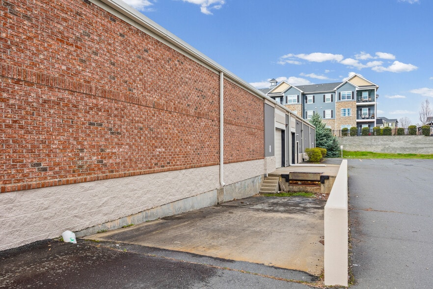 More Photos Of 8190 Regent Pky, Fort Mill Warehouse For Lease