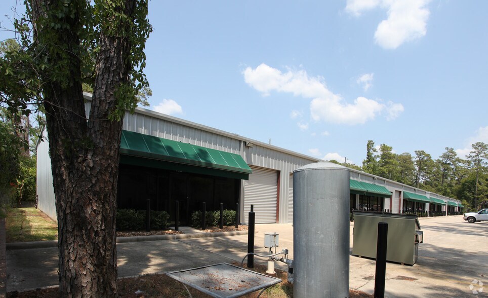 More Photos Of 2121 Golden Rd, Spring Warehouse For Lease