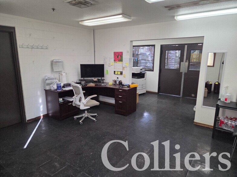 More Photos Of 1312 Industrial Way, Caldwell Manufacturing For Lease