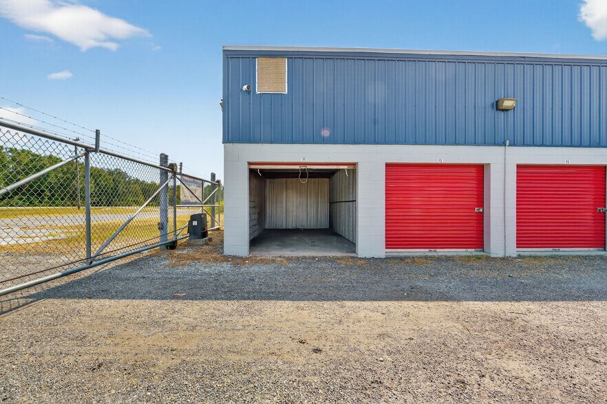 More Photos Of 13396 76th St, Live Oak Self Storage For Sale