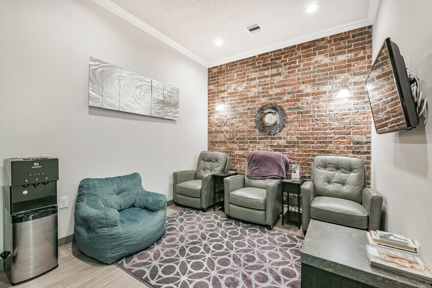 More Photos Of 11439 Spring Cypress Rd, Tomball Medical For Sale