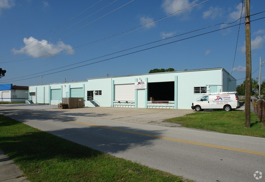 Primary Photo Of 1638-1644 S Segrave St, South Daytona Truck Terminal For Sale