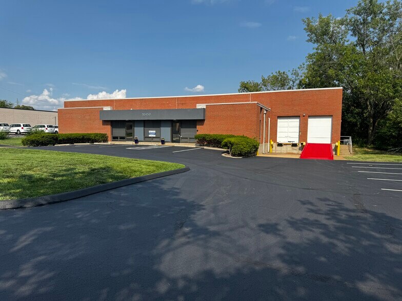 Primary Photo Of 10450-10452 Baur Blvd, Olivette Warehouse For Lease