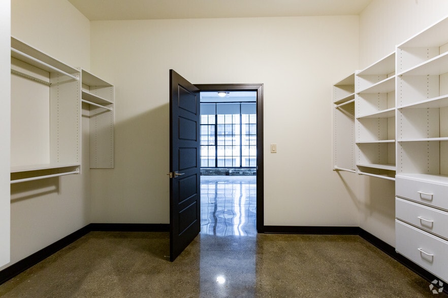 More Photos Of 226 N Water St, Milwaukee Apartments For Sale