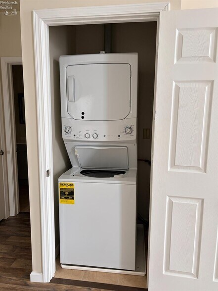 More Photos Of 110 Railroad St, Clyde Restaurant For Sale