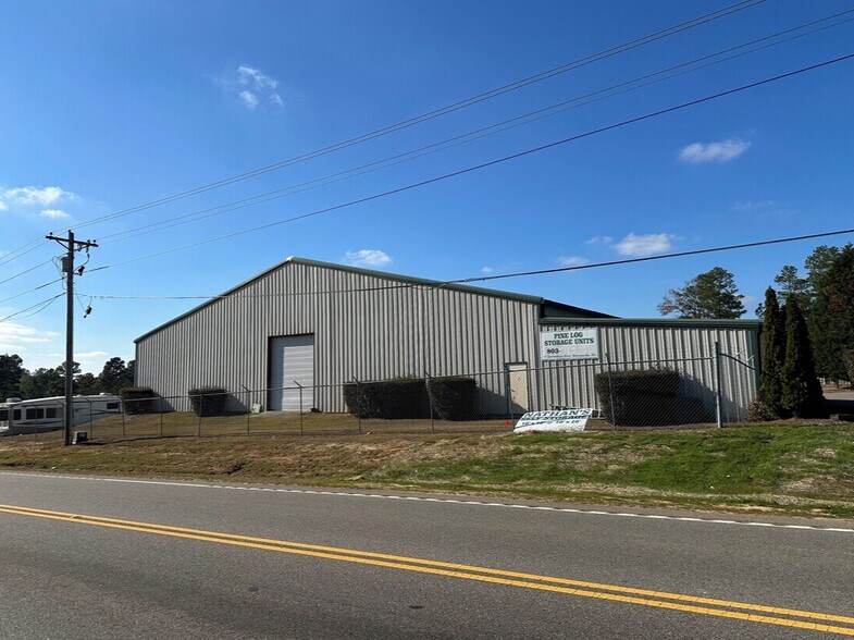 More Photos Of 11 Demedicis Blvd, Warrenville Warehouse For Lease