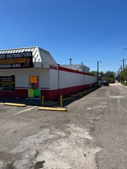 More Photos Of 1112 S 23rd St, McAllen Freestanding For Sale