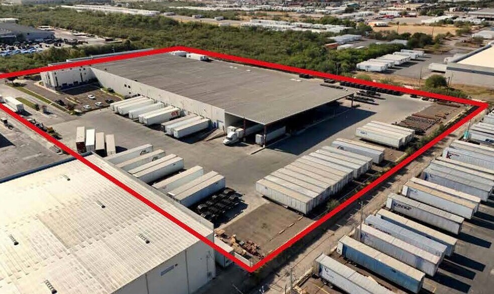 More Photos Of 12018 Auburn Rd, Laredo Distribution For Lease