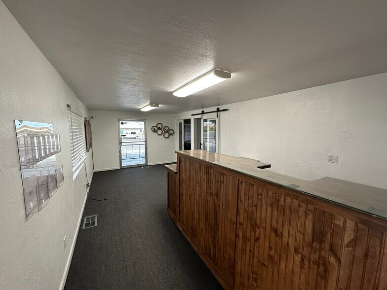 More Photos Of 73421 29 Palms Hwy, Twentynine Palms Office For Lease