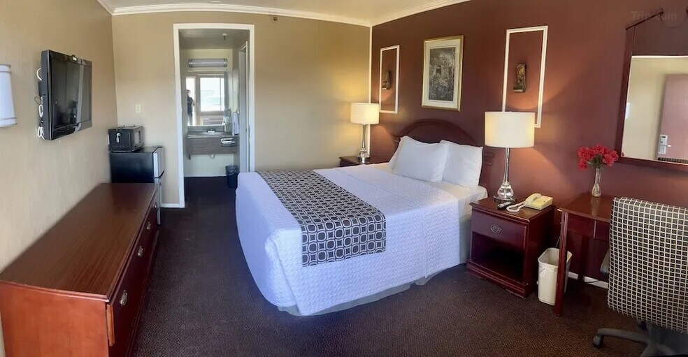 More Photos Of 15401 Park Ave E, Victorville Hotel For Sale