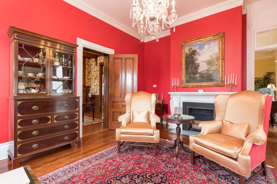 More Photos Of 117 Broad St, Charleston Hotel For Sale