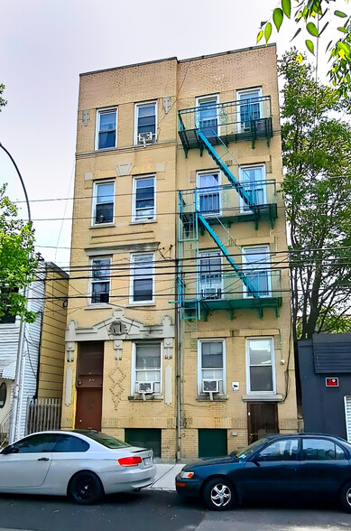 Primary Photo Of 3551 10th St, Astoria Apartments For Sale