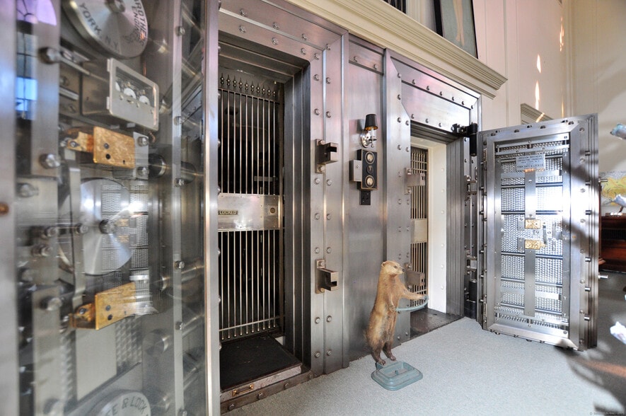 More Photos Of 236 Prospect St, Torrington Bank For Sale