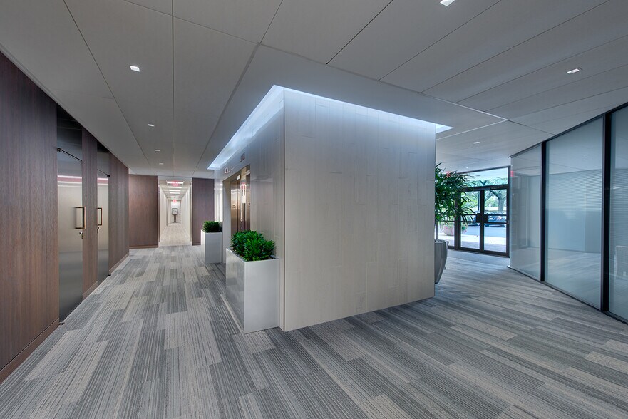 More Photos Of 939 Elkridge Landing Rd, Linthicum Office For Lease