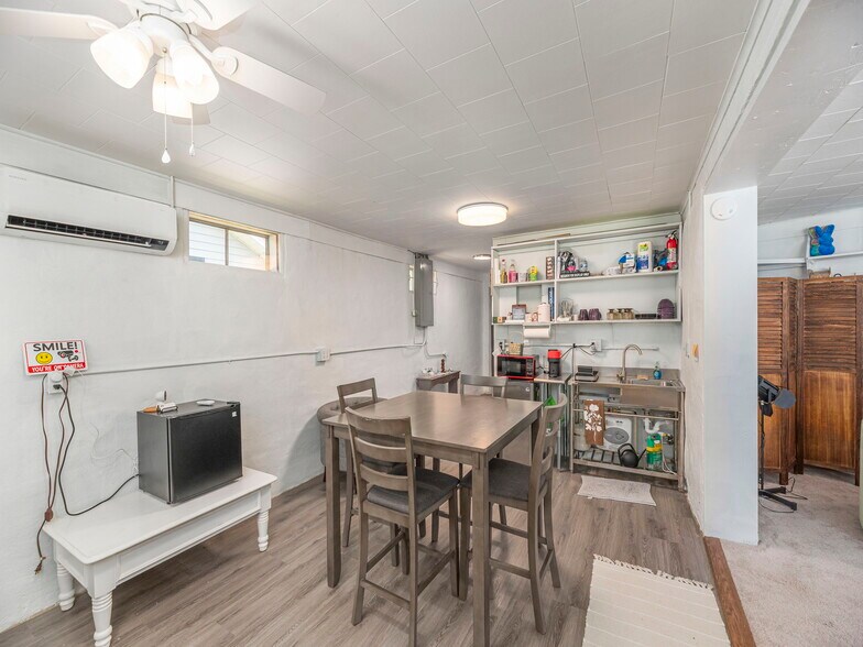 More Photos Of 491 Allens Creek Rd, Waynesville Office For Lease