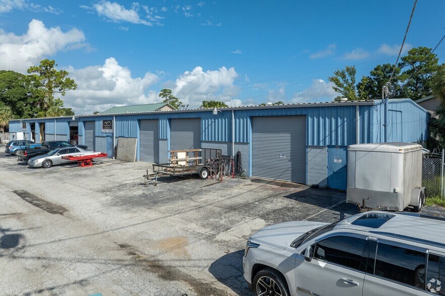 More Photos Of 600 Oak Pl, Port Orange Unknown For Lease