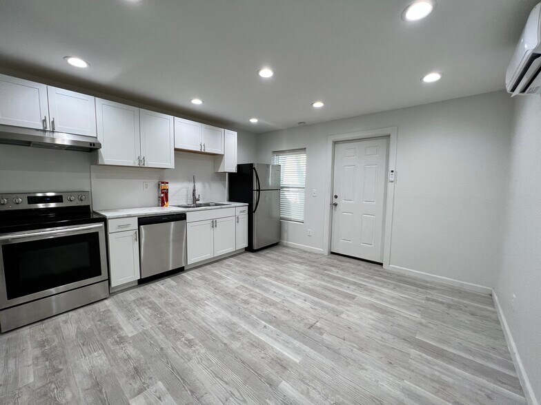 More Photos Of 3845 k-ville avenue, Auburndale Apartments For Sale