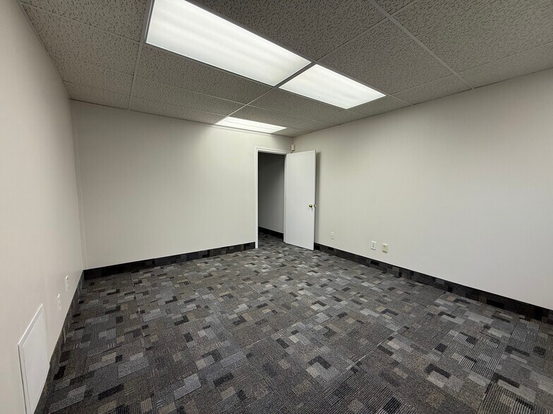 More Photos Of 625 Chandler St, Worcester Storefront Retail Office For Lease