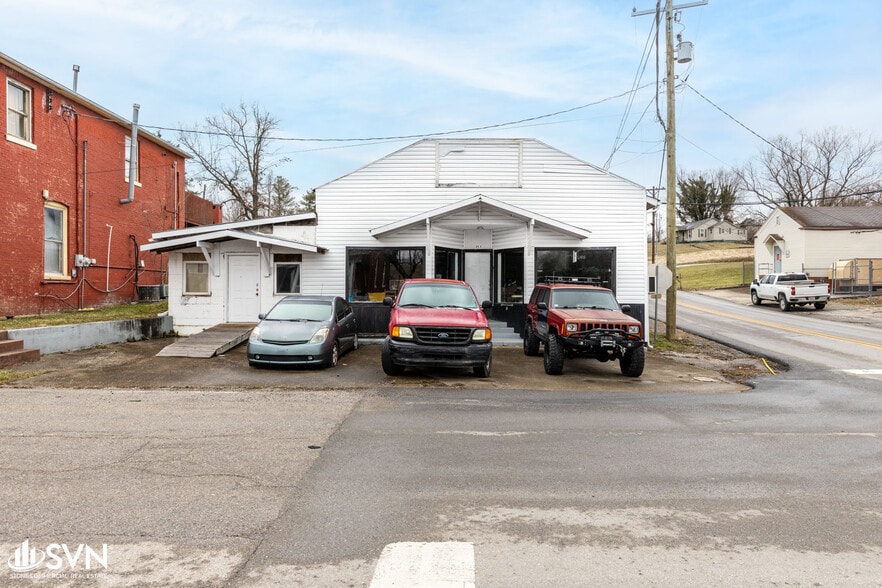 More Photos Of 211 Waco Loop Rd, Waco Freestanding For Sale