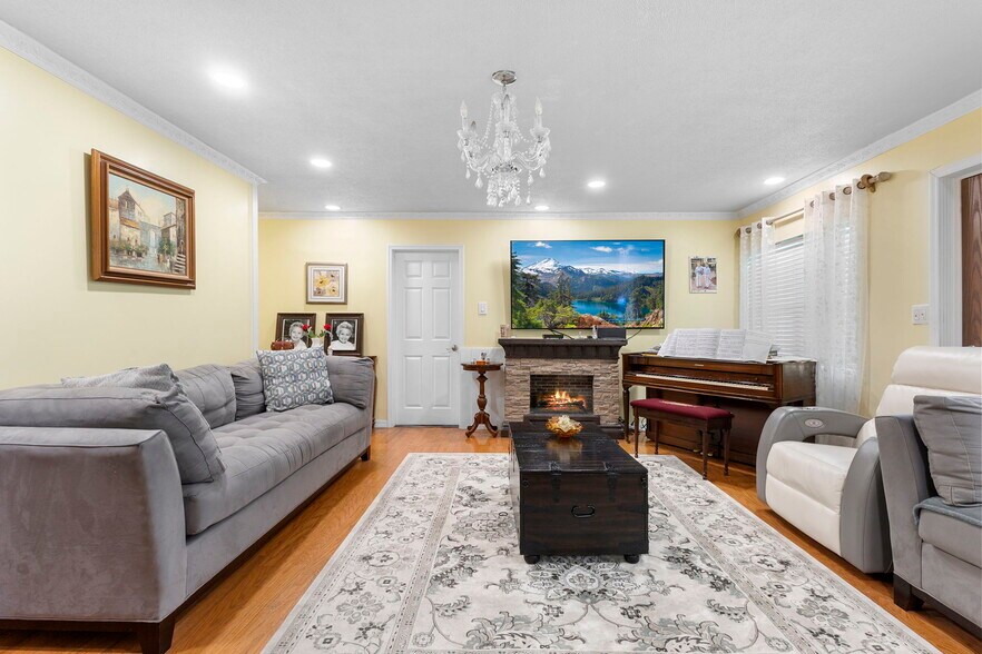 More Photos Of 4630 US Highway 17, De Leon Springs Restaurant For Sale