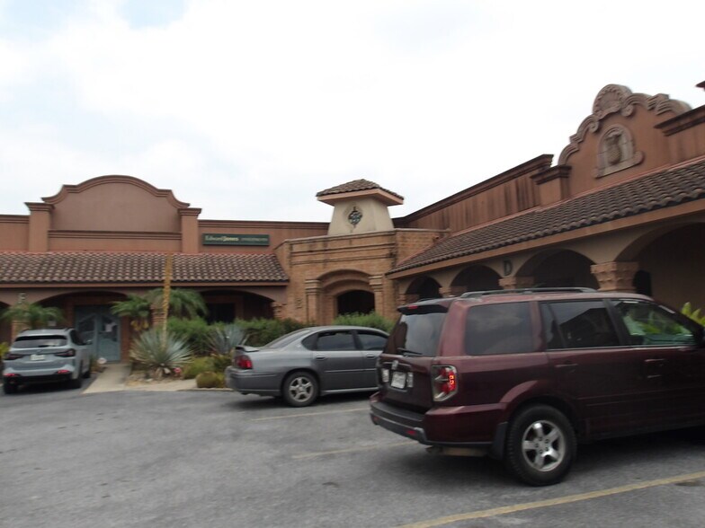 More Photos Of 1906 E Tyler Ave, Harlingen Loft Creative Space For Sale