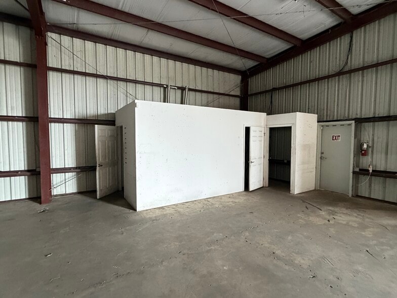 More Photos Of 1710 Turkey Creek Rd, Plant City Warehouse For Lease