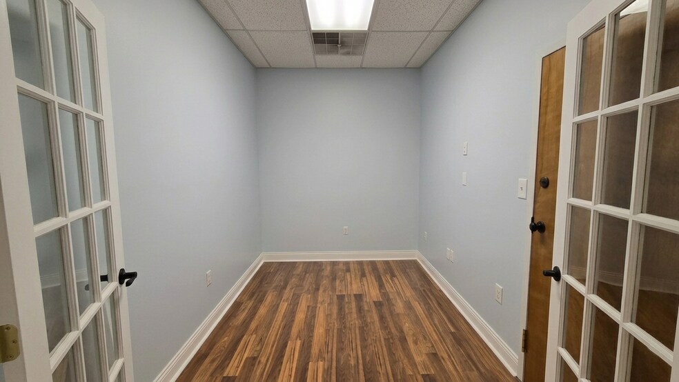More Photos Of 31-33 Murray Guard Dr, Jackson Office For Lease