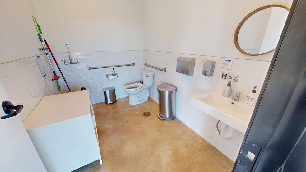 More Photos Of 1152 Webberville Rd, Austin Storefront Retail Office For Lease