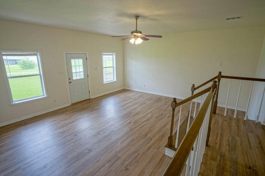 More Photos Of 15989 SH 30 Roans Prairie, Anderson Contractor Storage Yard For Lease