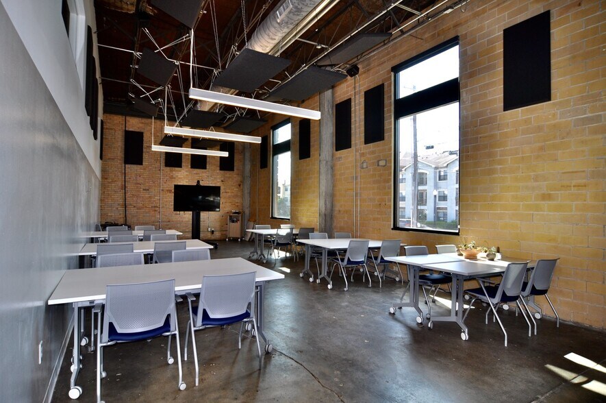 More Photos Of 2000 E 6th St, Austin Loft Creative Space For Lease