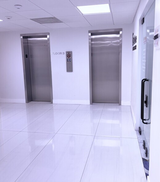 More Photos Of 1140 W 50th St, Hialeah Medical For Sale