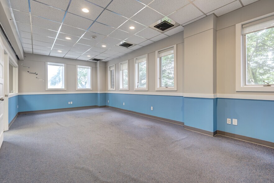 More Photos Of 1575 Hillside Ave, New Hyde Park Medical For Sale