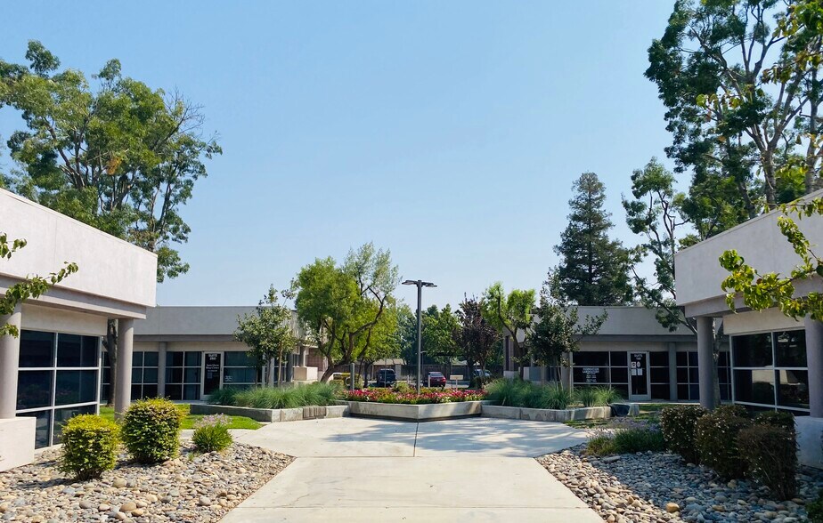 Primary Photo Of 6001 Truxtun Ave, Bakersfield Medical For Lease