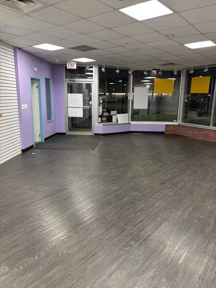 More Photos Of 2010 Eggert Rd, Buffalo Freestanding For Sale