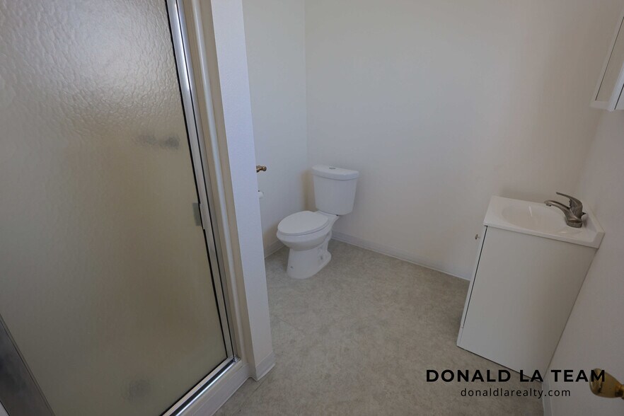 More Photos Of 3583 E 1st St, Los Angeles Office For Sale