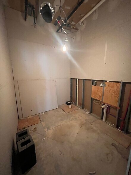 More Photos Of 121-125 Newark Ave, Jersey City Office For Lease